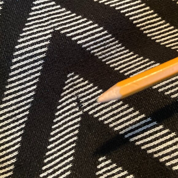 Elan Zig Zag Long Sleeve Fringed Poncho Sweater ~ One Size - Picture 12 of 12